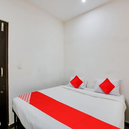 Hotel O Manjushree Boarding & Lodging Nearby Dr.Br Ambedkar Stadium Basveshwar Nagar バンガロール エクステリア 写真