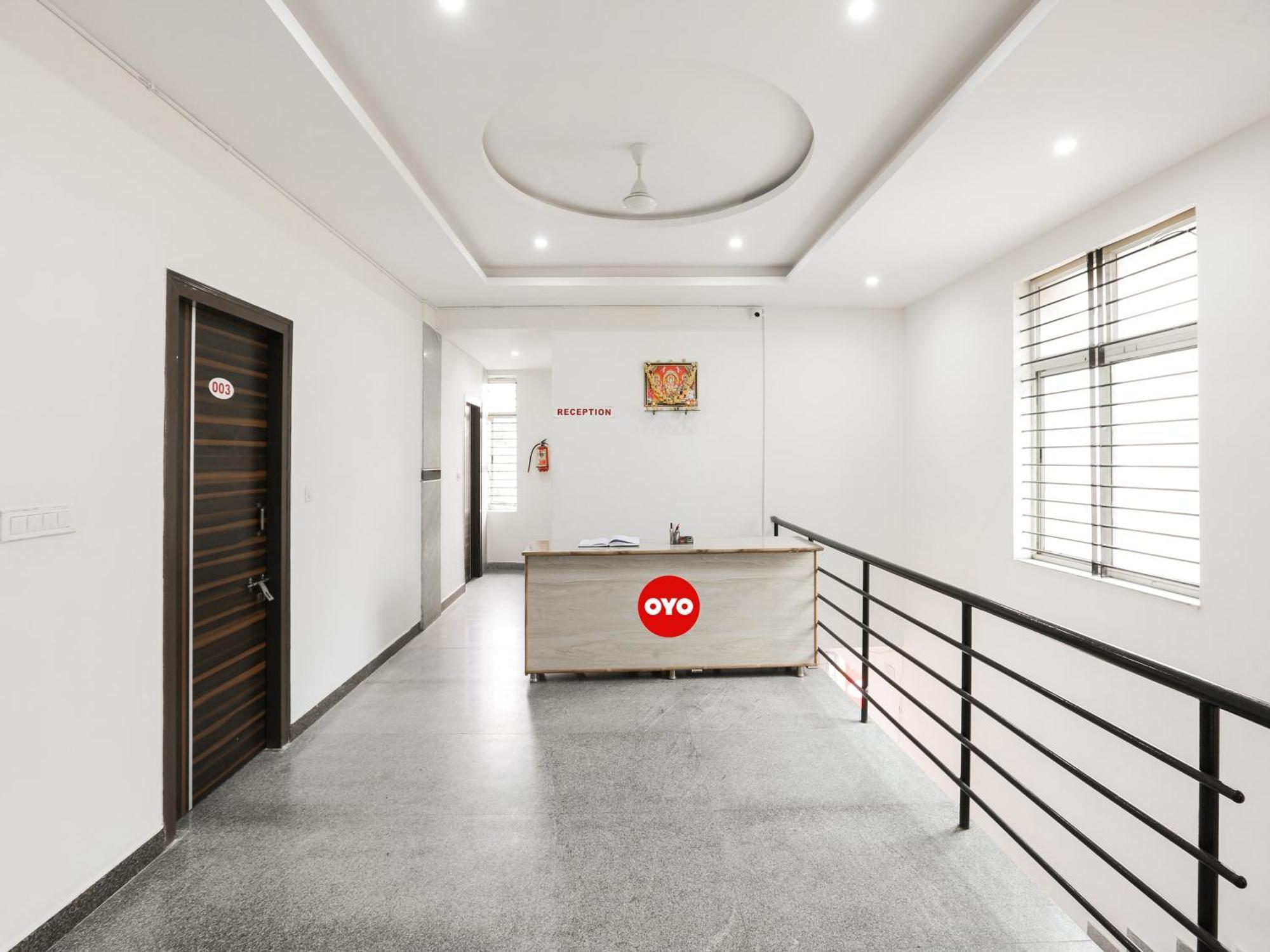 Hotel O Manjushree Boarding & Lodging Nearby Dr.Br Ambedkar Stadium Basveshwar Nagar バンガロール エクステリア 写真