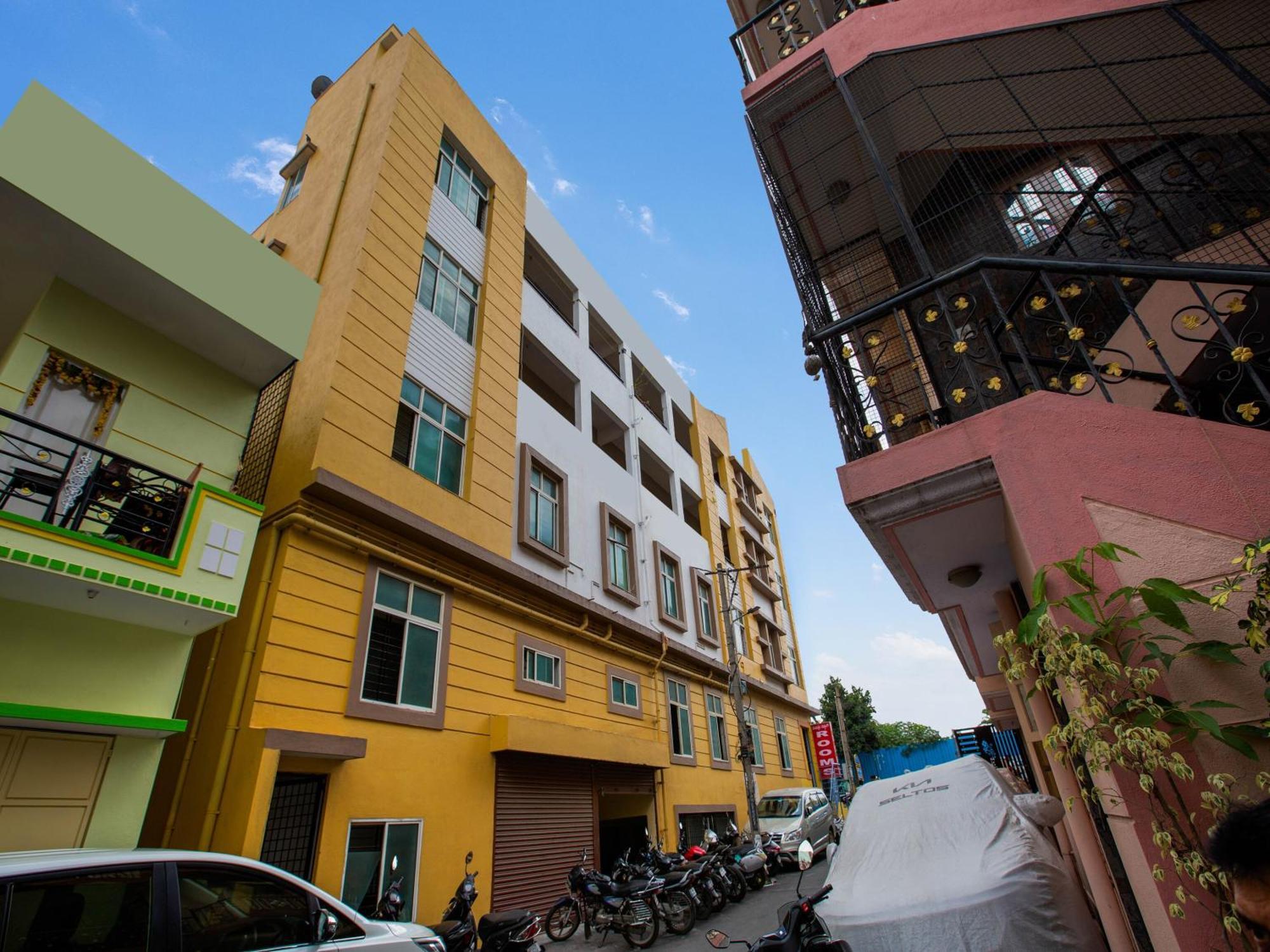Hotel O Manjushree Boarding & Lodging Nearby Dr.Br Ambedkar Stadium Basveshwar Nagar バンガロール エクステリア 写真