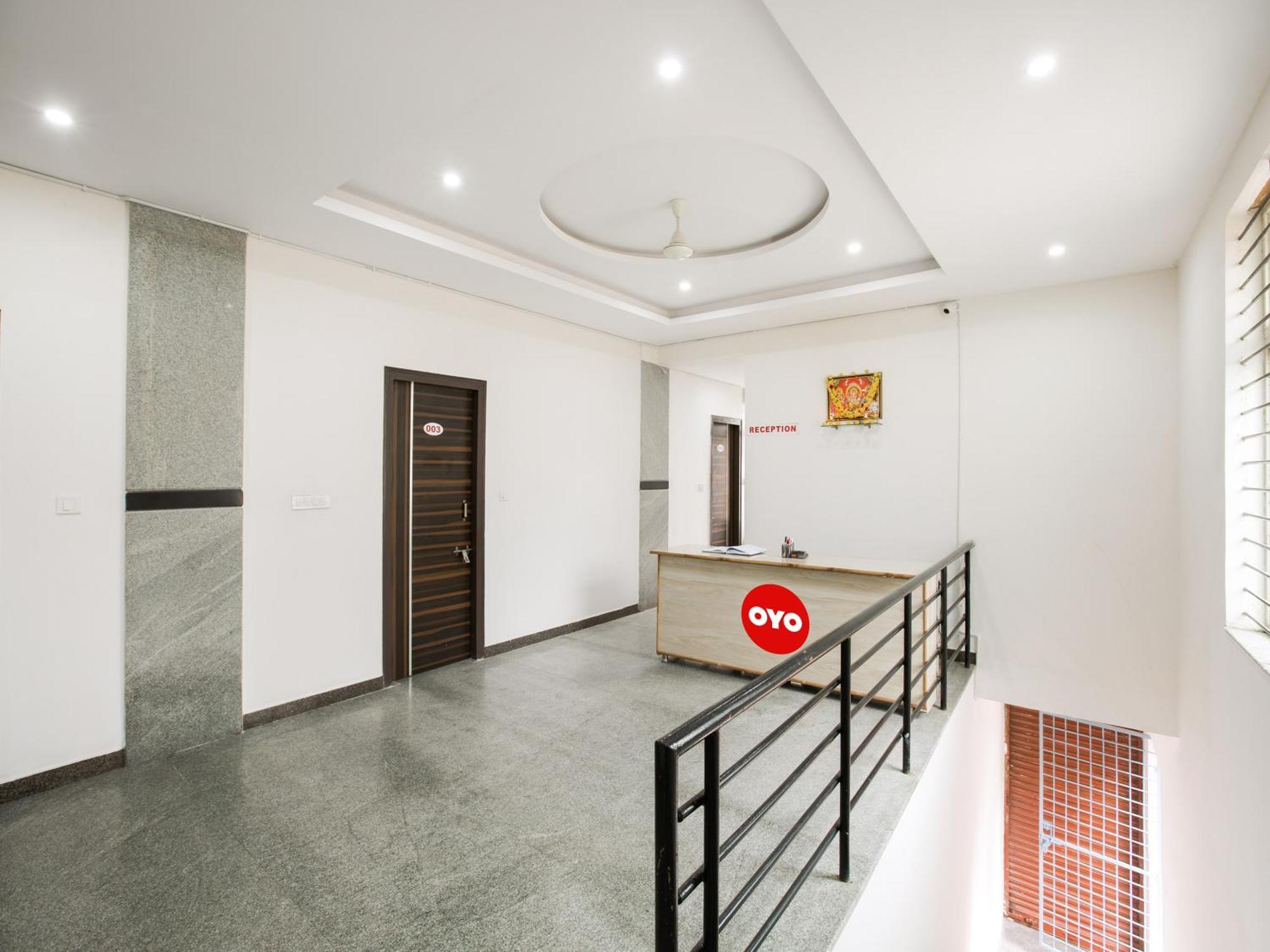 Hotel O Manjushree Boarding & Lodging Nearby Dr.Br Ambedkar Stadium Basveshwar Nagar バンガロール エクステリア 写真