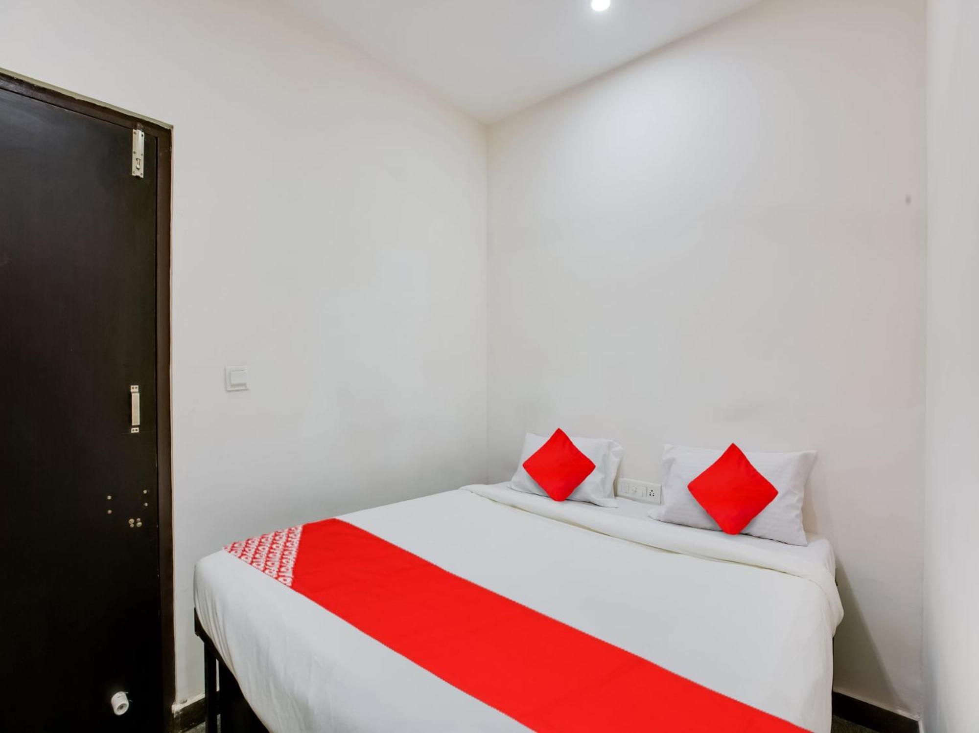Hotel O Manjushree Boarding & Lodging Nearby Dr.Br Ambedkar Stadium Basveshwar Nagar バンガロール エクステリア 写真