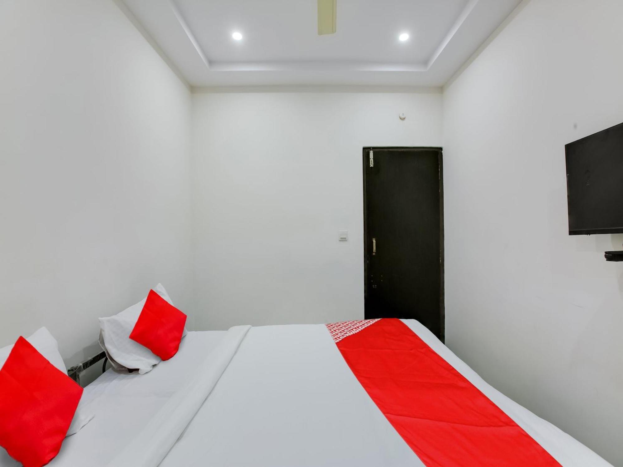 Hotel O Manjushree Boarding & Lodging Nearby Dr.Br Ambedkar Stadium Basveshwar Nagar バンガロール エクステリア 写真