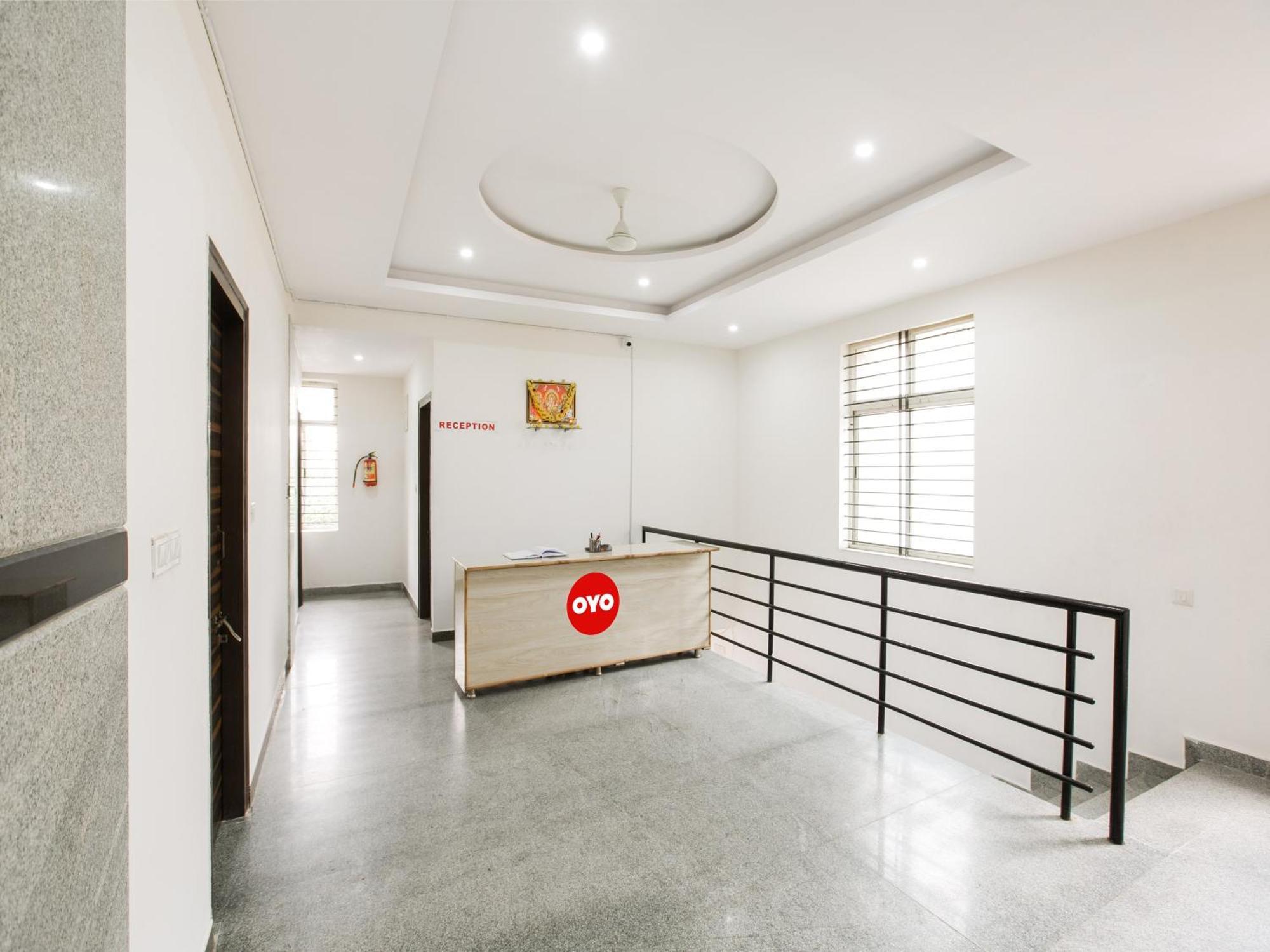 Hotel O Manjushree Boarding & Lodging Nearby Dr.Br Ambedkar Stadium Basveshwar Nagar バンガロール エクステリア 写真