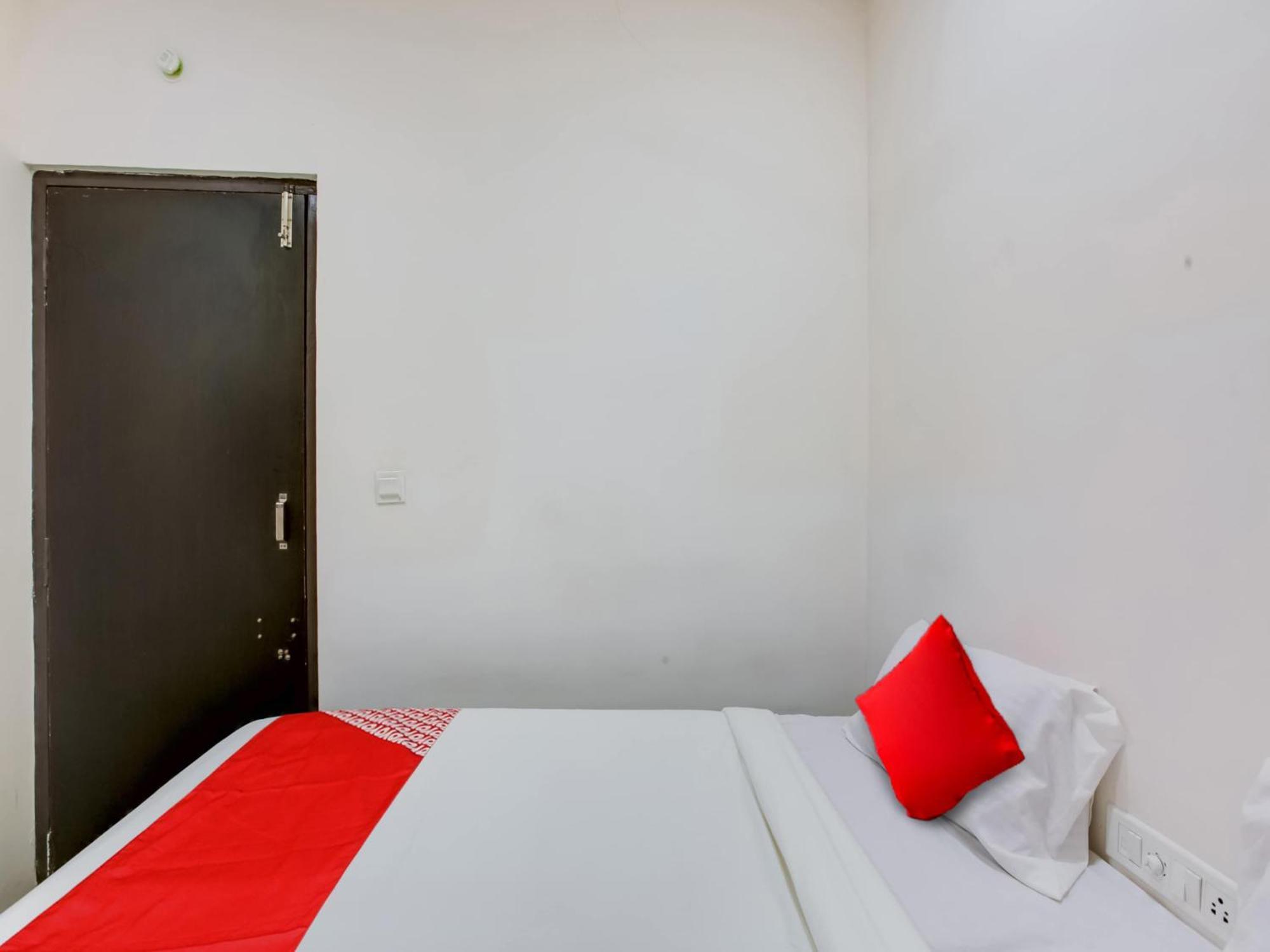 Hotel O Manjushree Boarding & Lodging Nearby Dr.Br Ambedkar Stadium Basveshwar Nagar バンガロール エクステリア 写真
