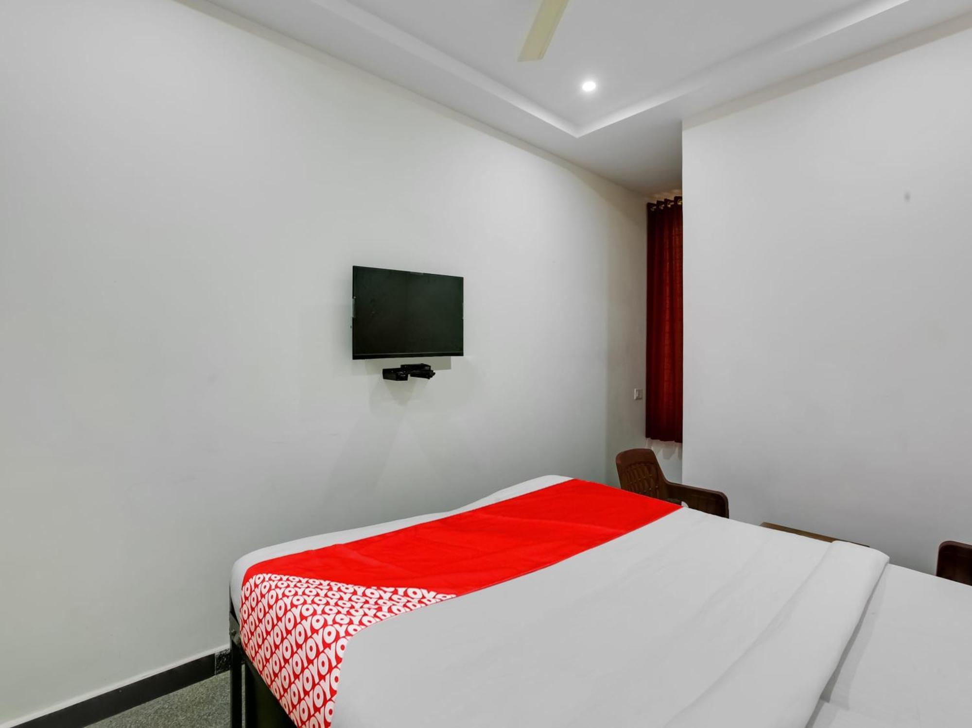 Hotel O Manjushree Boarding & Lodging Nearby Dr.Br Ambedkar Stadium Basveshwar Nagar バンガロール エクステリア 写真