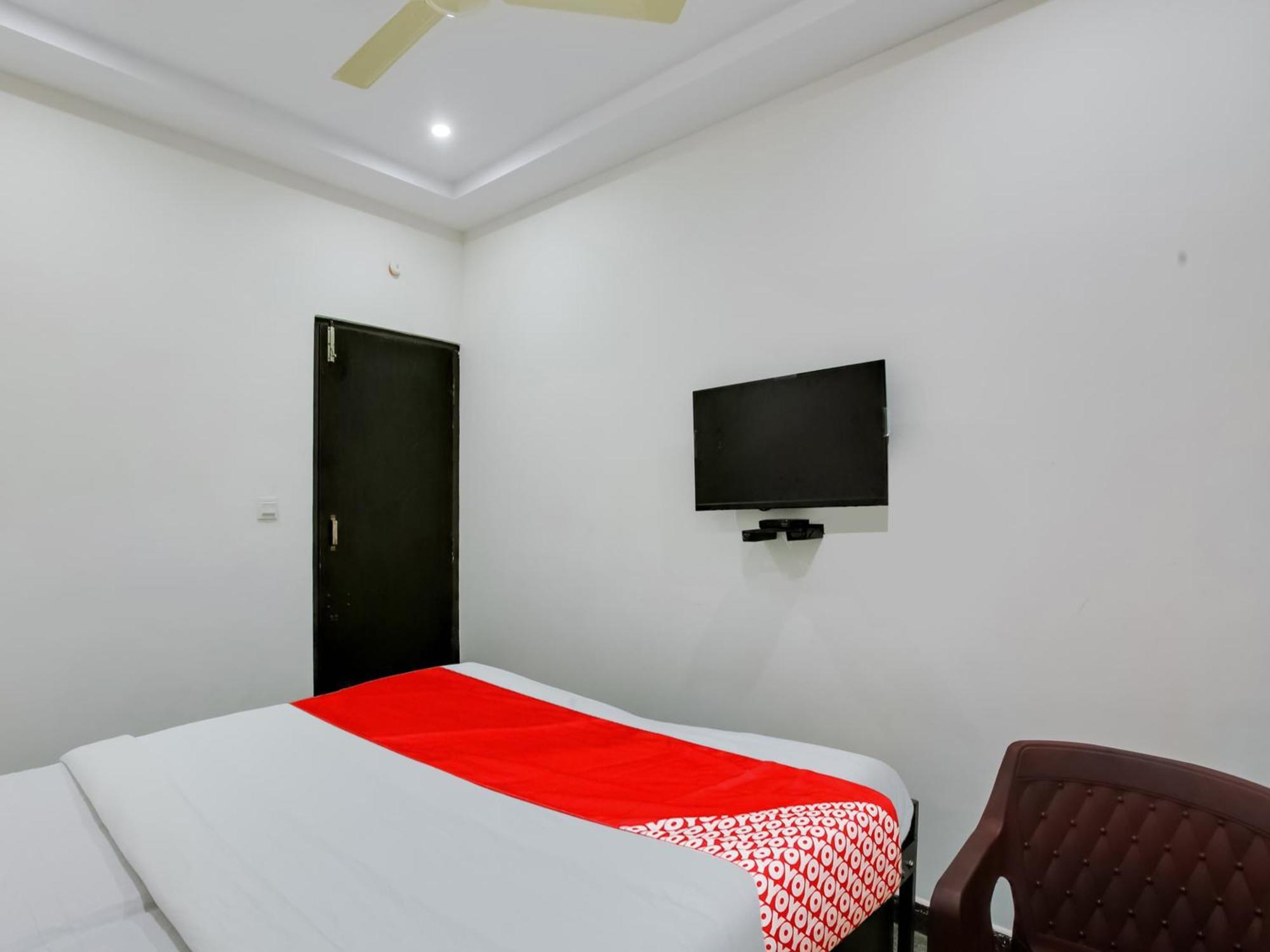 Hotel O Manjushree Boarding & Lodging Nearby Dr.Br Ambedkar Stadium Basveshwar Nagar バンガロール エクステリア 写真