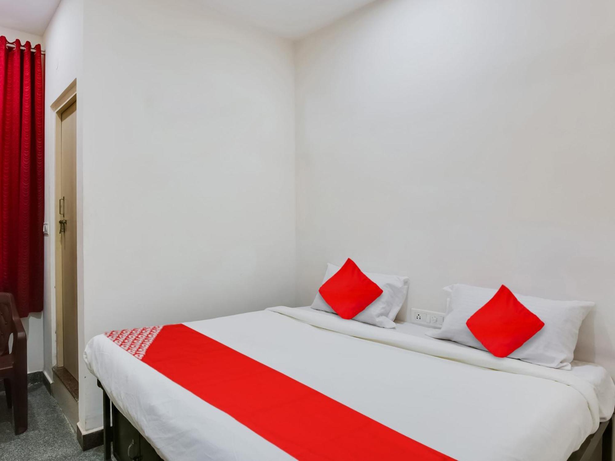 Hotel O Manjushree Boarding & Lodging Nearby Dr.Br Ambedkar Stadium Basveshwar Nagar バンガロール エクステリア 写真