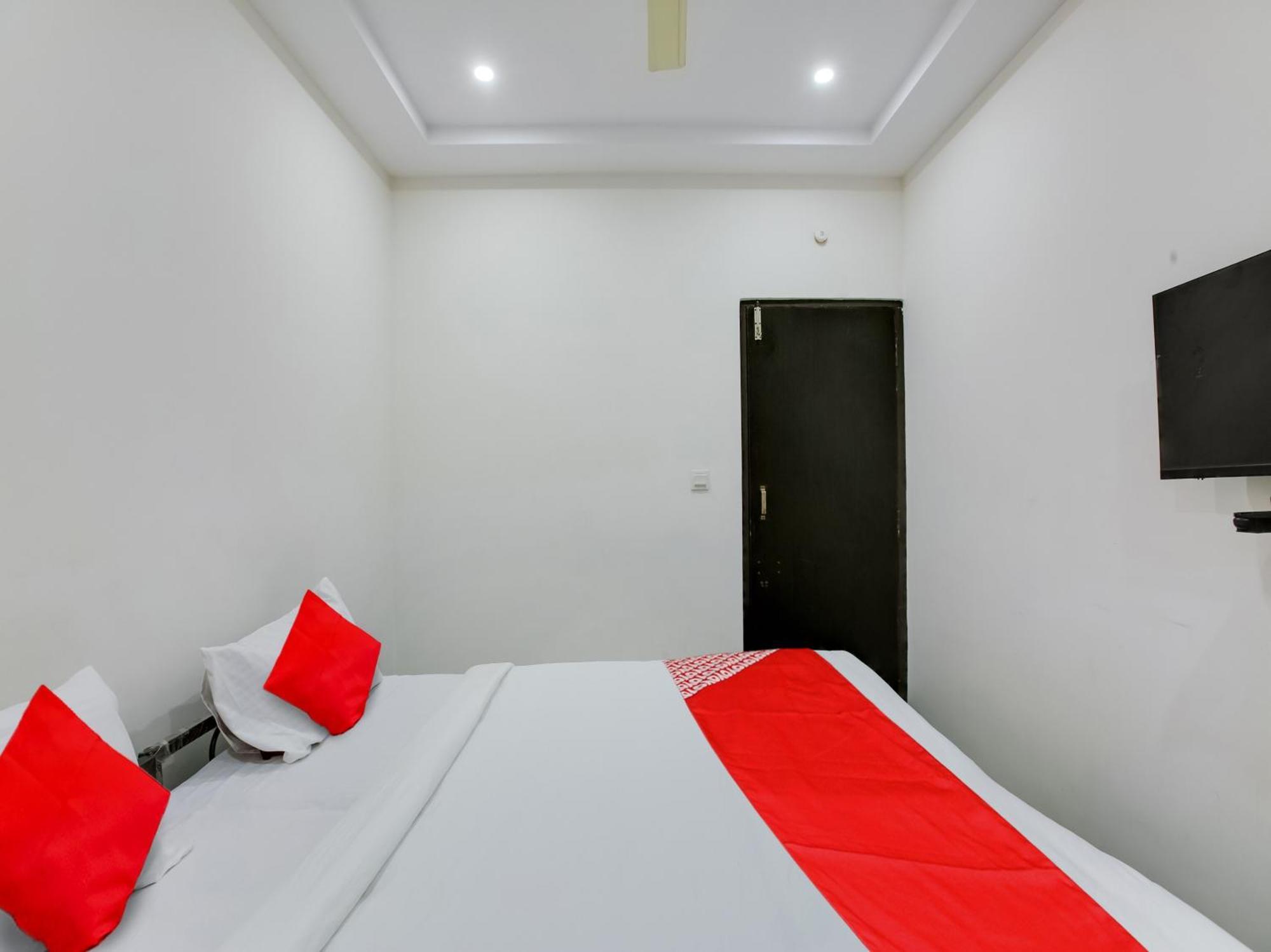 Hotel O Manjushree Boarding & Lodging Nearby Dr.Br Ambedkar Stadium Basveshwar Nagar バンガロール エクステリア 写真
